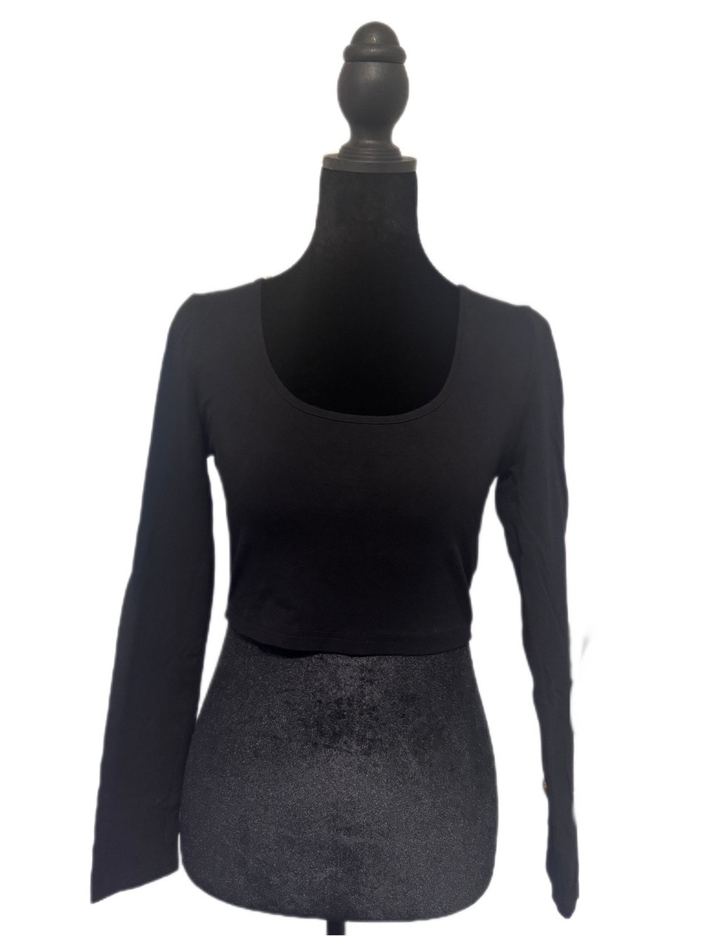 Black Long-Sleeve Scoop Neck Crop Top - Women's